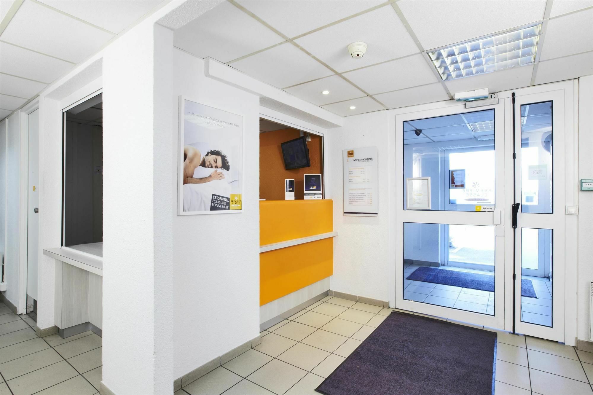 Premiere Classe Montreuil Montreuil (Seine-Saint-Denis) Exterior foto Reception area