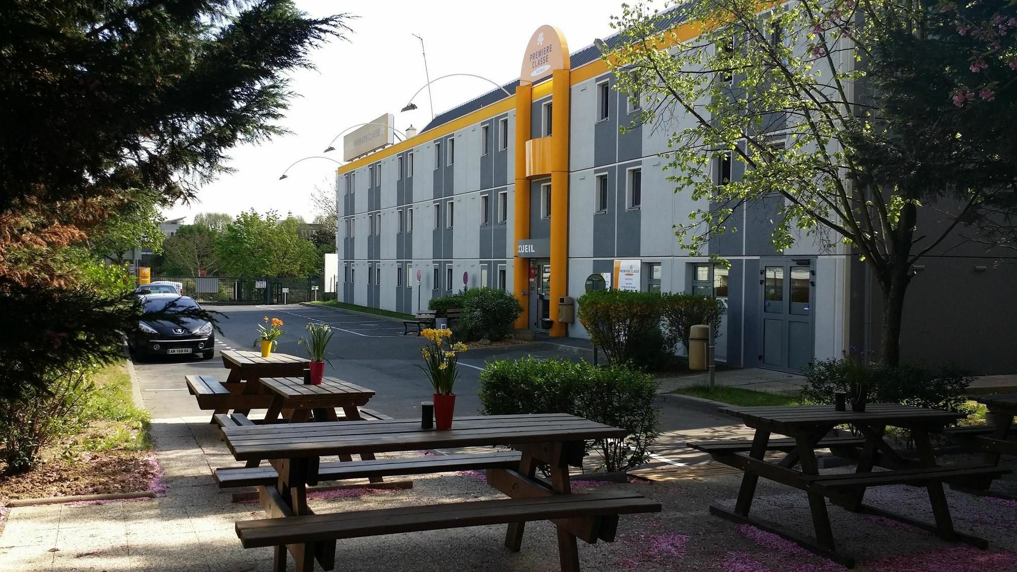 Premiere Classe Montreuil Montreuil (Seine-Saint-Denis) Exterior foto B&B Hotel in Paris