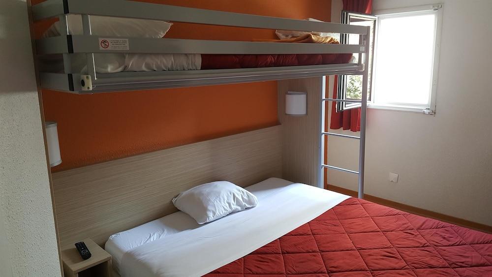 Premiere Classe Montreuil Montreuil (Seine-Saint-Denis) Exterior foto A room at the Ibis budget hotel in Paris, France