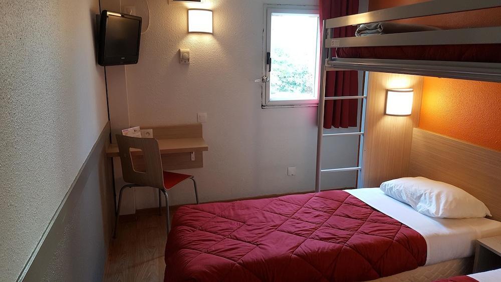 Premiere Classe Montreuil Montreuil (Seine-Saint-Denis) Exterior foto A typical room at a B&B